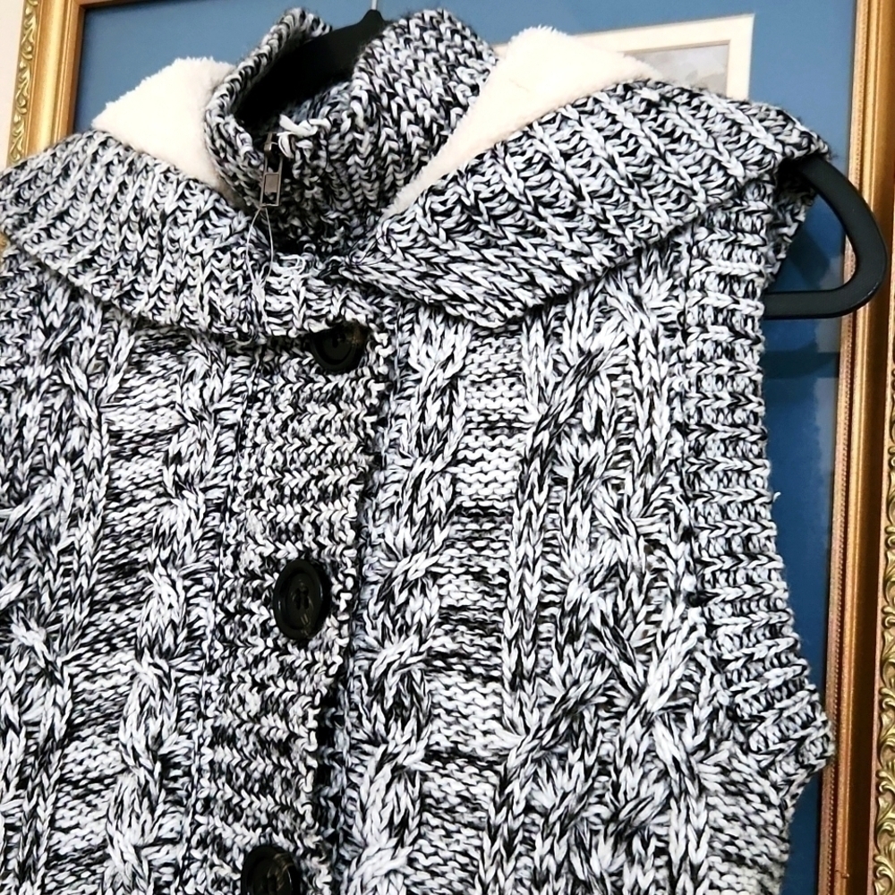 Cavalini Sweater Vest hoodie Super Cozy Zipper and button closure size M Winter - Picture 3 of 12